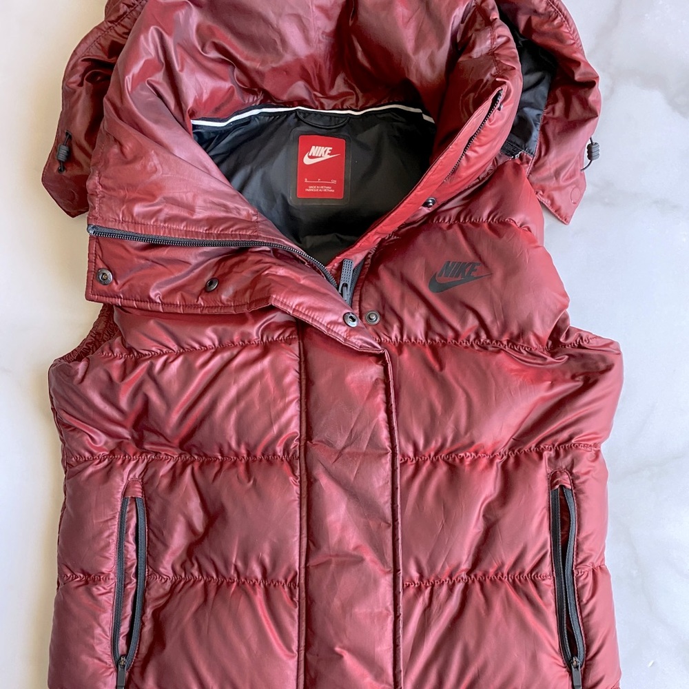 Nike vest